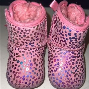 UGG Unisex-Child I Jesse Bow Ii Spots Fashion Boot, size 0/1